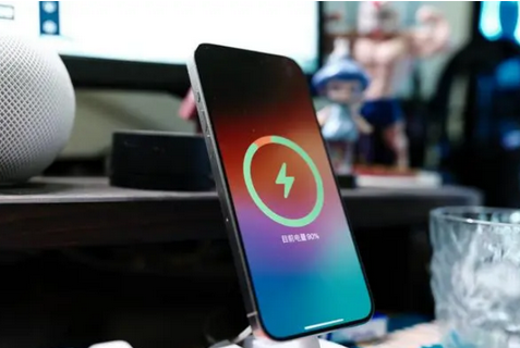 汪清苹果15换屏服务分享用什么充电器给iPhone15充电更好 